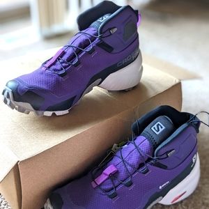 Salomon cross hike mid GTX women size 7 us